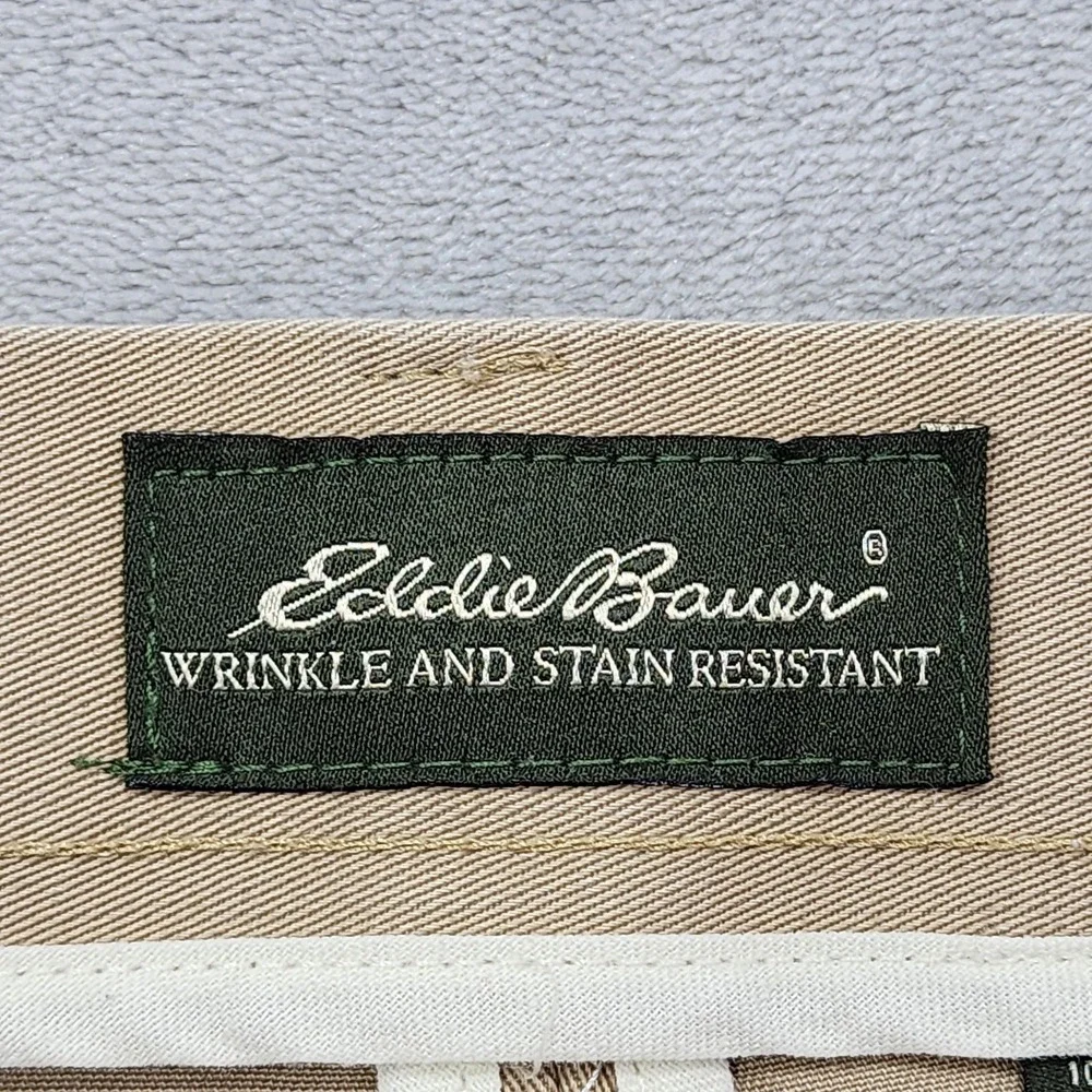 Vintage Eddie Bauer Shorts Mens 38‎ Beige Wrinkle Resistant Pleated Chino Preppy